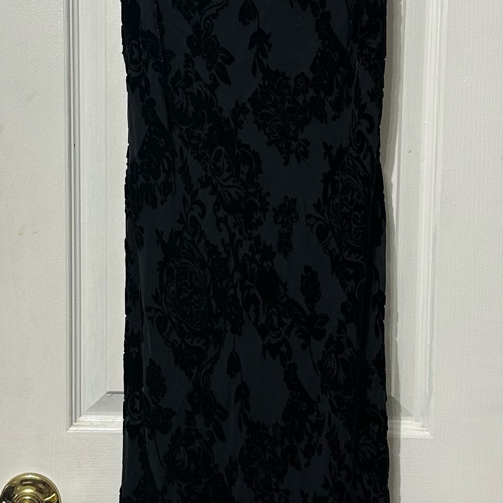 Tahari dress black and green velvet size unknown fits small